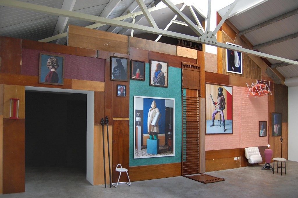 1_Thorsten-Brinkmann_Palais-dEdelwall_Installation-view_copyright-the-artist-and-mothers-tankstation