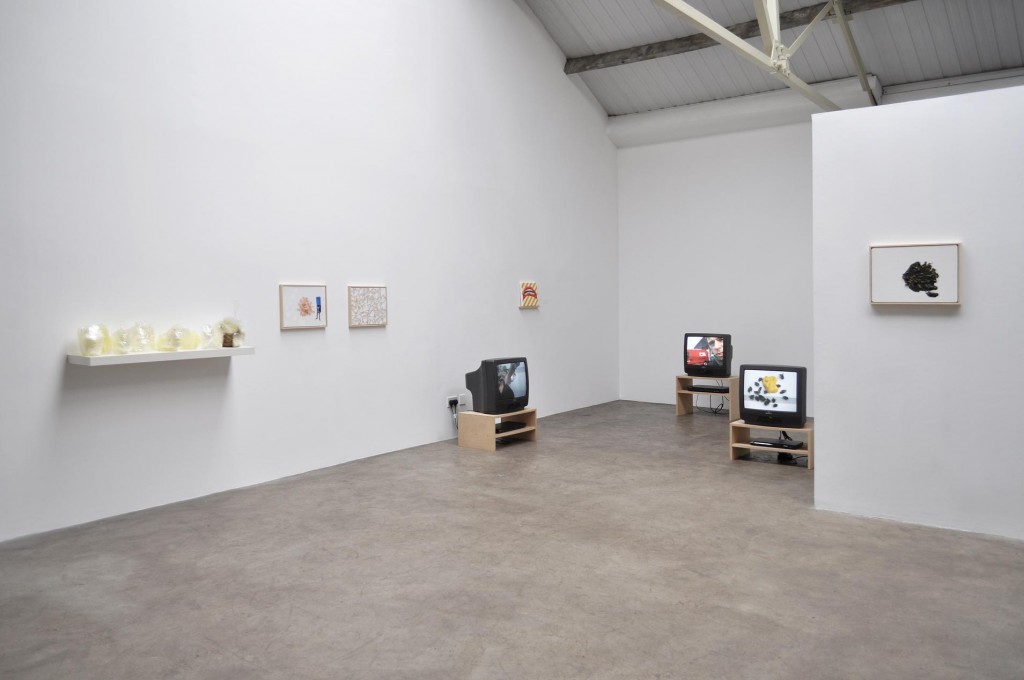 3_David-Sherry_Holding-Phones-Counting-Cars-Flights-of-Geometry_Installation-view_copyright-the-artist-and-mothers-tankstation