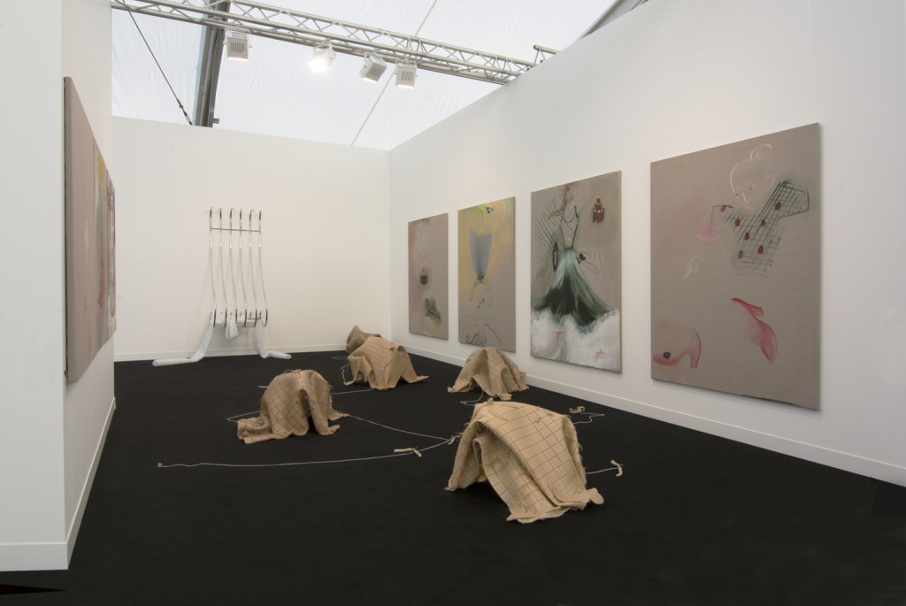 6.Frieze London 2017_ Installation booth view_inside