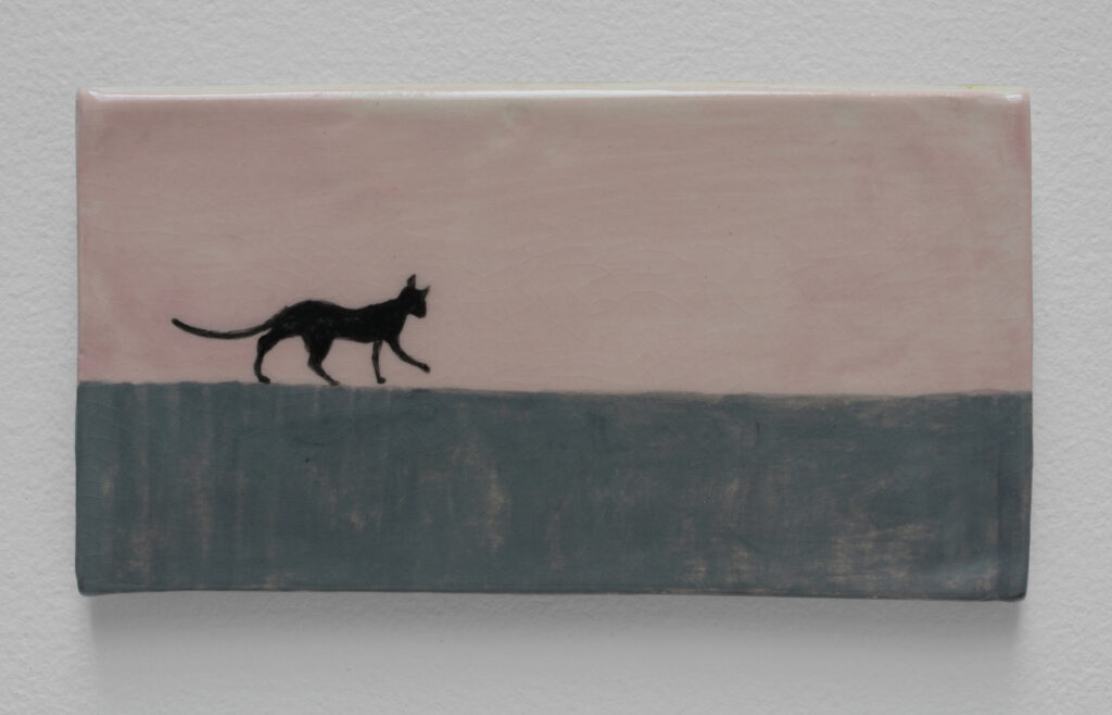 17.12 Noel McKenna_Cat on Fence_2016_Hand painted ceramic tile_10.2 x 19 cm_Copyright the artist and mother's tankstation limited