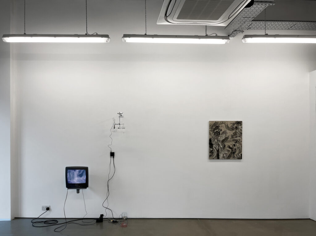 7. Lee Kit, Yewon Lee, Karyn Nakamura_The surface of a mirror_2024_Installation view_Copyright the artist and mother's tankstation limited