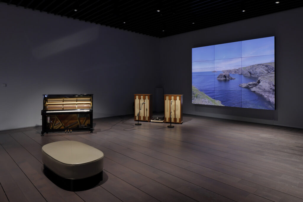 YM_On Physis_Artizon Museum_03a